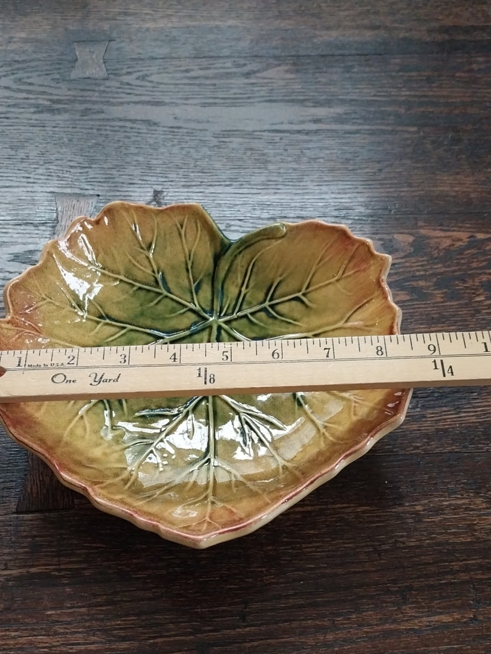 Leaf Shaped Serving Or Salad Bowls - Picture 6 of 7